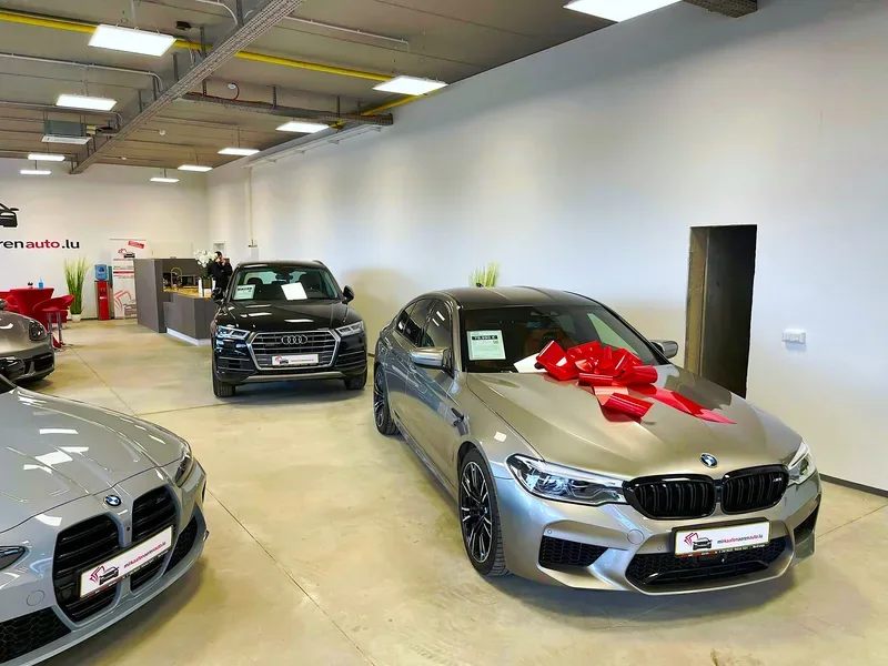 Fahrzeugübergabe beim Autoankauf in Luxemburg