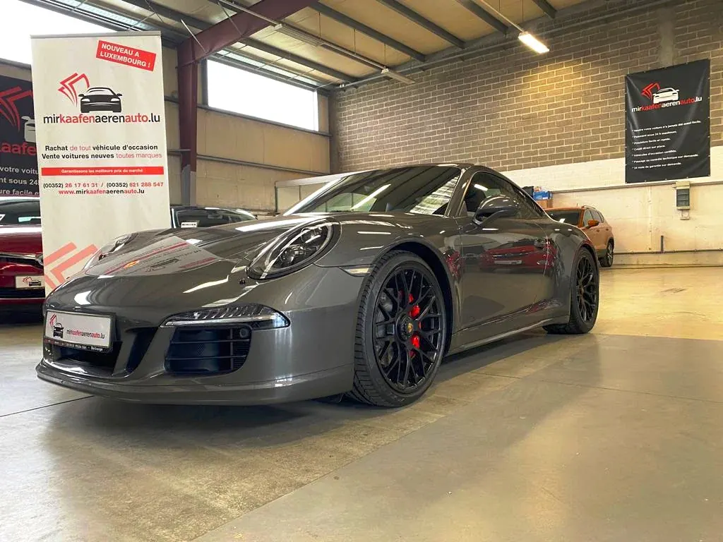 Großer Fahrzeugbestand im Showroom in Luxemburg